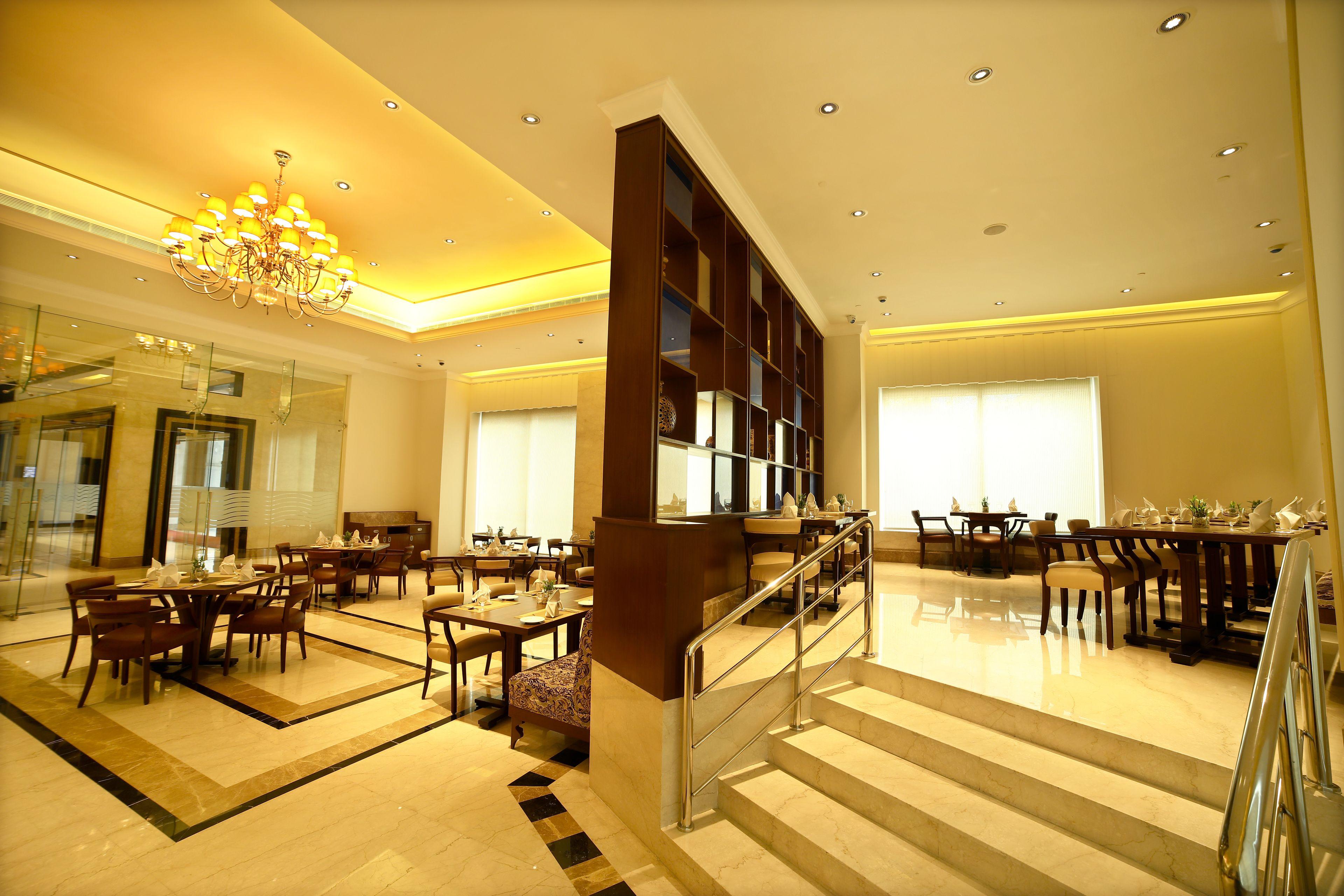 HOTEL RAMADA PLAZA CHENNAI | ⋆⋆⋆⋆⋆ | INDIA | SEASON DEALS FROM $123
